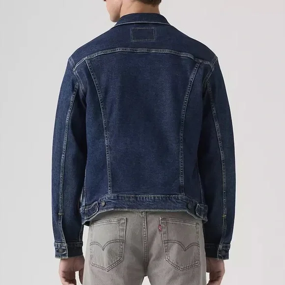 BRAND NEW Levi Denim Truck Jacket in Medium